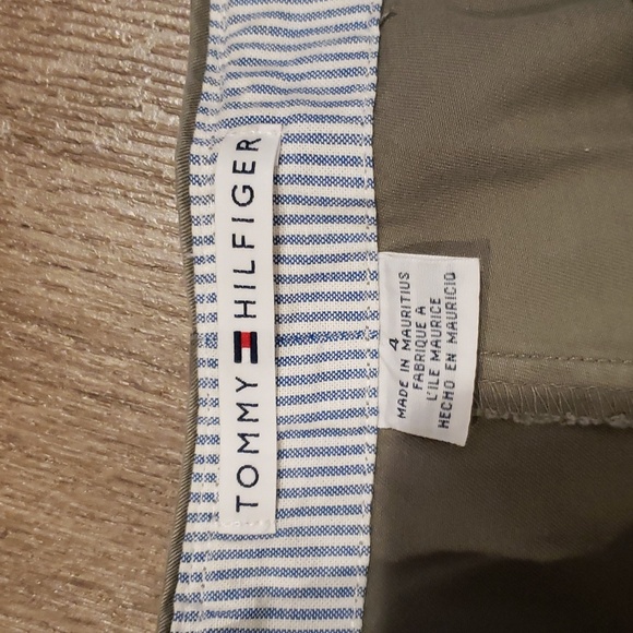 1 pair of Tommy Hilfiger shorts - Picture 3 of 3